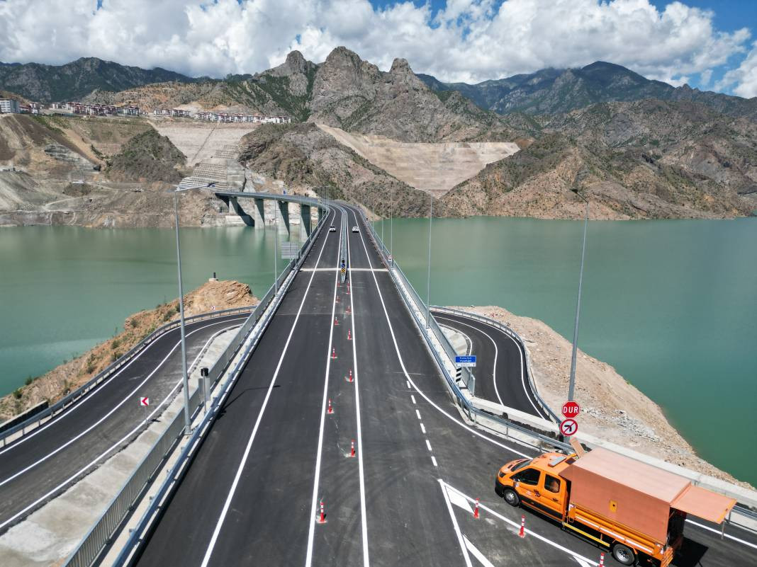 Yusufeli Merkez Viyadüğü hizmete açıldı! 15,5 kilometre kısaldı - Resim: 4